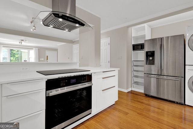 4 Holly Downs Court NW, Atlanta, GA 30318