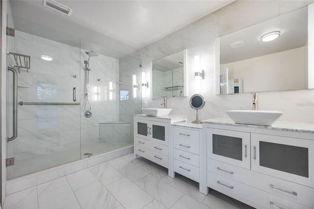 925 NE 4TH AVENUE, Cape Coral, FL 33909