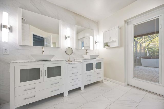 925 NE 4TH AVENUE, Cape Coral, FL 33909