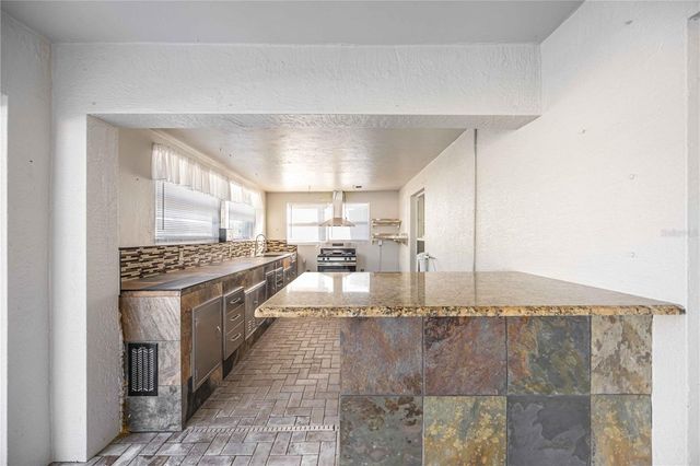 925 NE 4TH AVENUE, Cape Coral, FL 33909