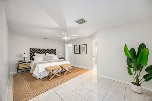 925 NE 4TH AVENUE, Cape Coral, FL 33909