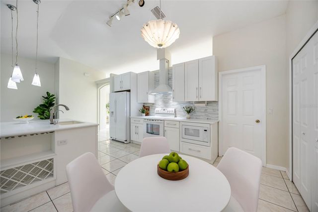 925 NE 4TH AVENUE, Cape Coral, FL 33909