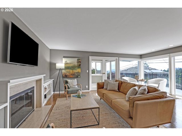 2537 Nw MILDRED St, Portland, OR 97210