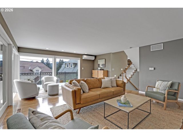 2537 Nw MILDRED St, Portland, OR 97210