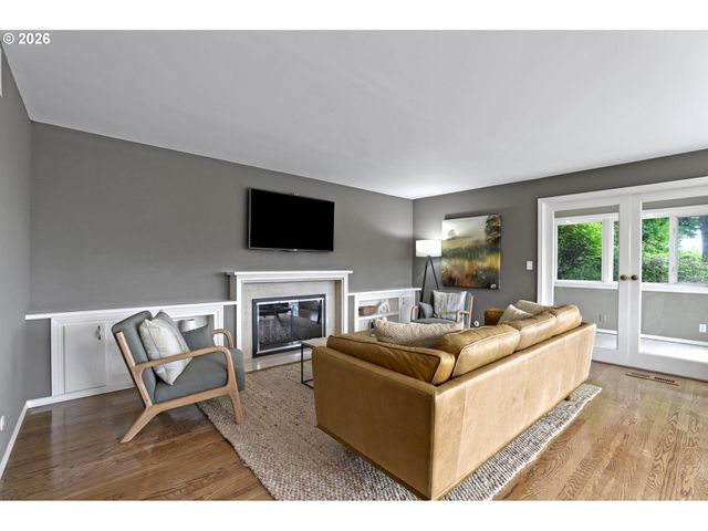 2537 Nw MILDRED St, Portland, OR 97210