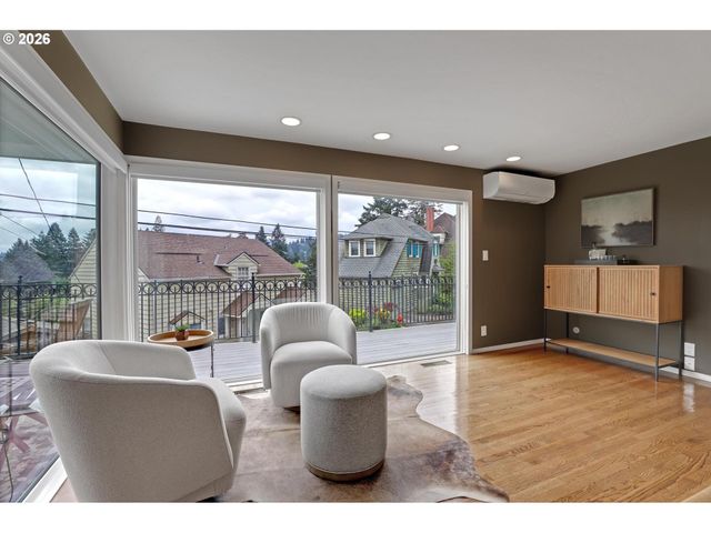 2537 Nw MILDRED St, Portland, OR 97210