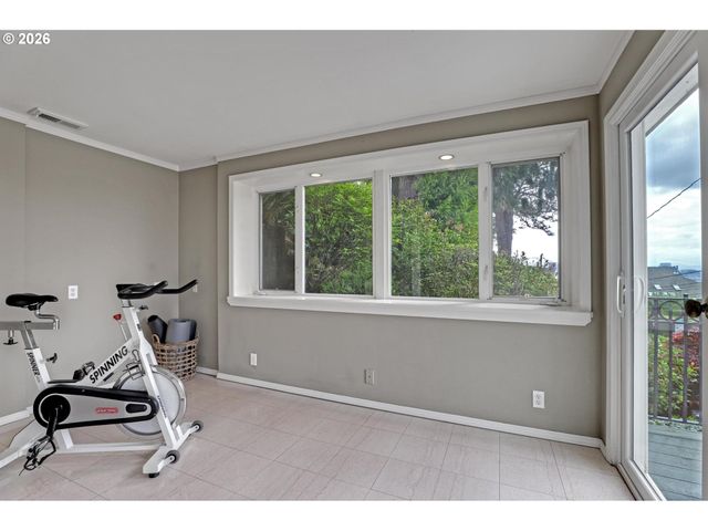 2537 Nw MILDRED St, Portland, OR 97210