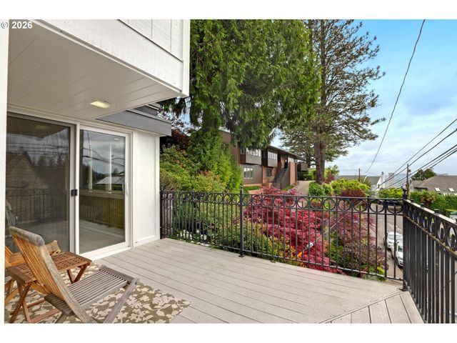 2537 Nw MILDRED St, Portland, OR 97210