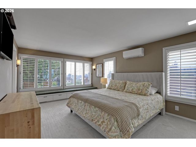 2537 Nw MILDRED St, Portland, OR 97210