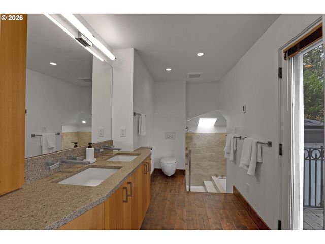 2537 Nw MILDRED St, Portland, OR 97210