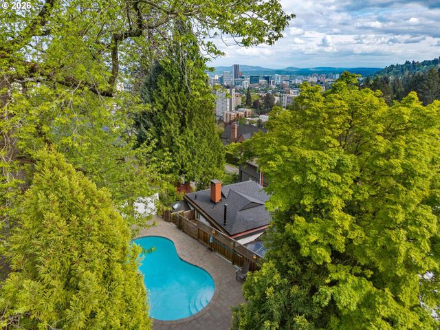 2537 Nw MILDRED St, Portland, OR 97210