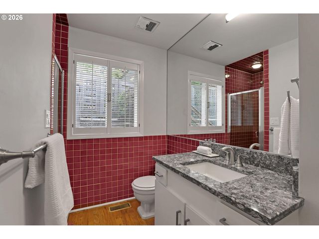 2537 Nw MILDRED St, Portland, OR 97210