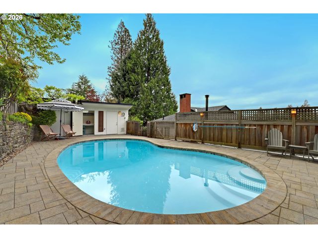 2537 Nw MILDRED St, Portland, OR 97210