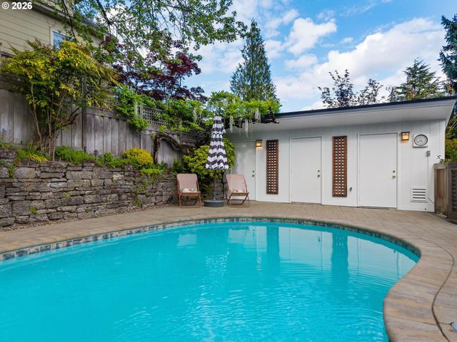 2537 Nw MILDRED St, Portland, OR 97210