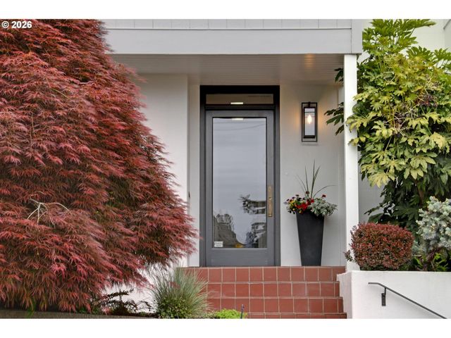 2537 Nw MILDRED St, Portland, OR 97210