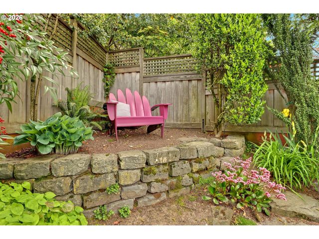 2537 Nw MILDRED St, Portland, OR 97210