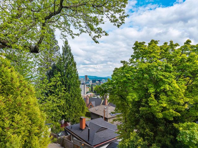 2537 Nw MILDRED St, Portland, OR 97210