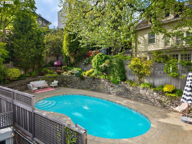 2537 Nw MILDRED St, Portland, OR 97210