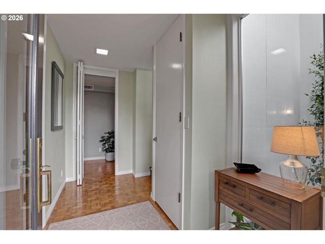 2537 Nw MILDRED St, Portland, OR 97210