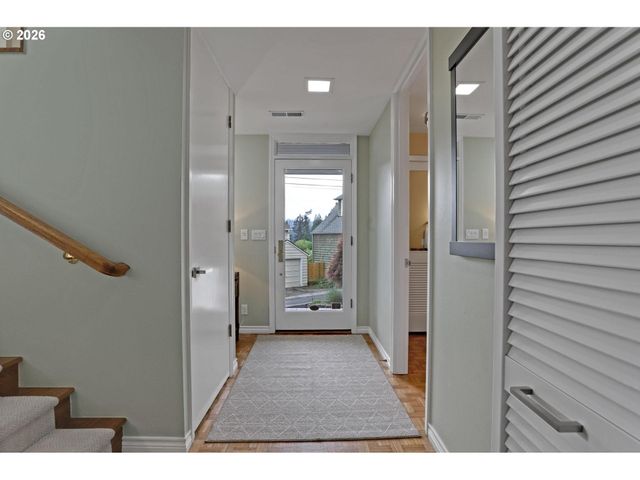 2537 Nw MILDRED St, Portland, OR 97210