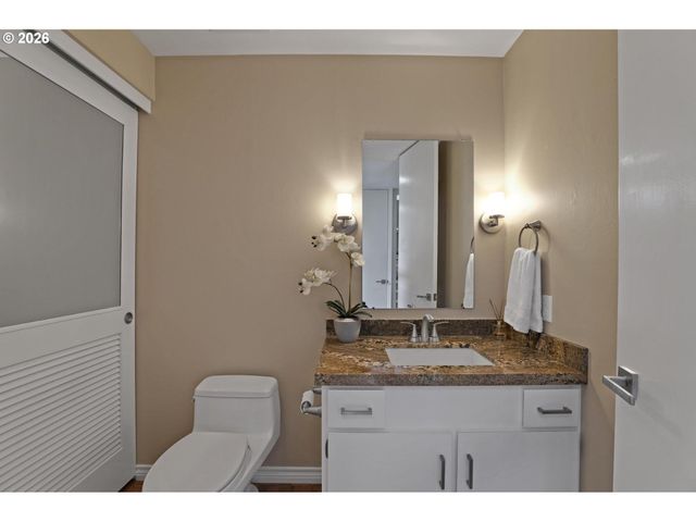 2537 Nw MILDRED St, Portland, OR 97210