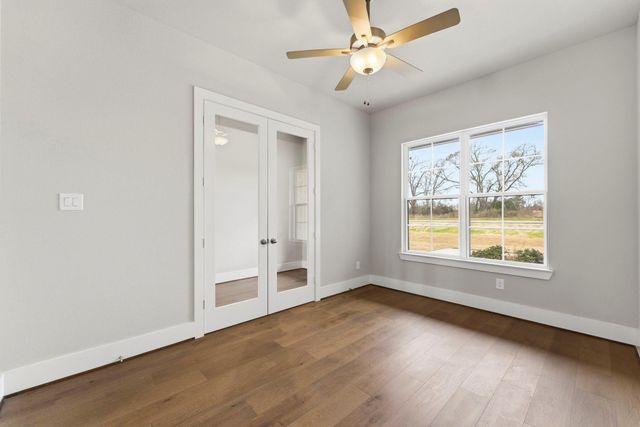 124 El Paso Bend, New Waverly, TX 77358