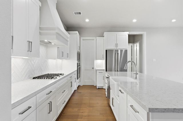 124 El Paso Bend, New Waverly, TX 77358