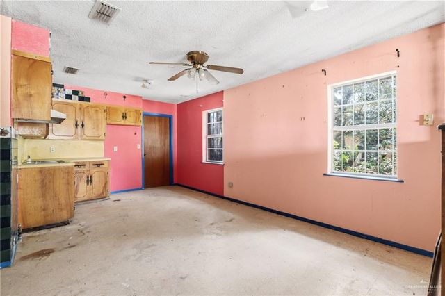 101 W Pike Boulevard, Weslaco, TX 78596