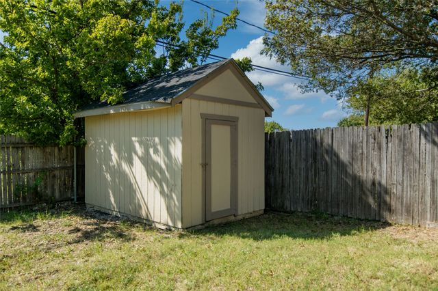 618 Plainview Drive, Mansfield, TX 76063