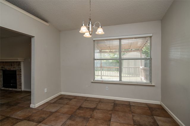 618 Plainview Drive, Mansfield, TX 76063