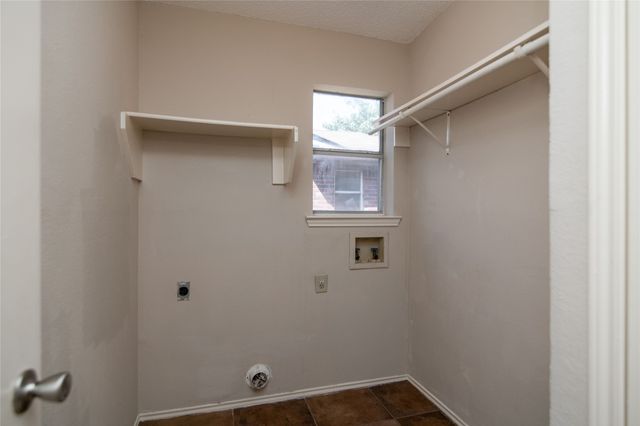 618 Plainview Drive, Mansfield, TX 76063