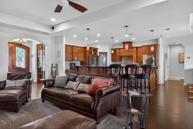 331 Deerfield Lake Circle, Longview, TX 75605