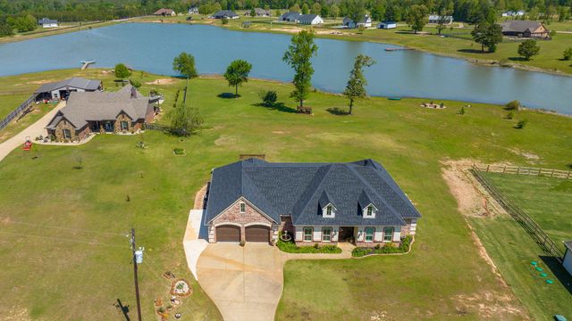 331 Deerfield Lake Circle, Longview, TX 75605