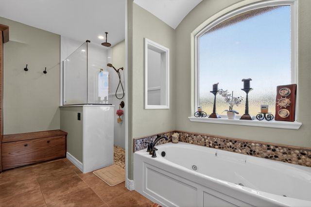 331 Deerfield Lake Circle, Longview, TX 75605