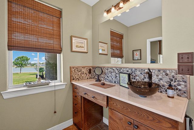 331 Deerfield Lake Circle, Longview, TX 75605