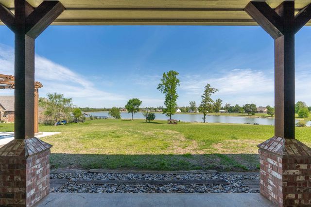 331 Deerfield Lake Circle, Longview, TX 75605