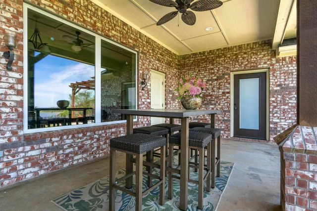 331 Deerfield Lake Circle, Longview, TX 75605