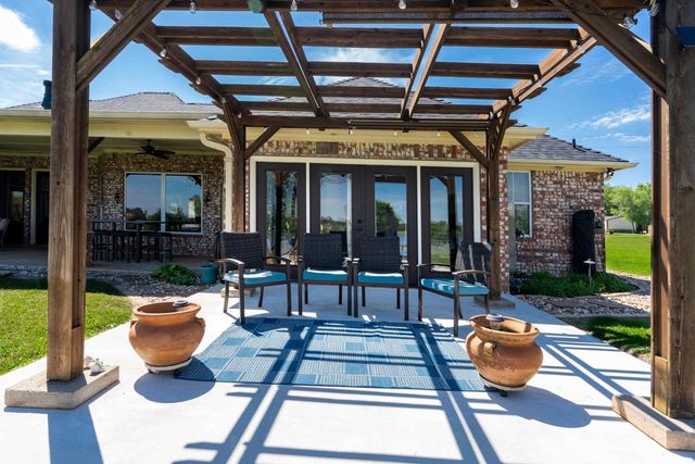 331 Deerfield Lake Circle, Longview, TX 75605