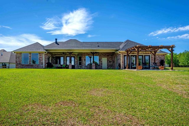 331 Deerfield Lake Circle, Longview, TX 75605