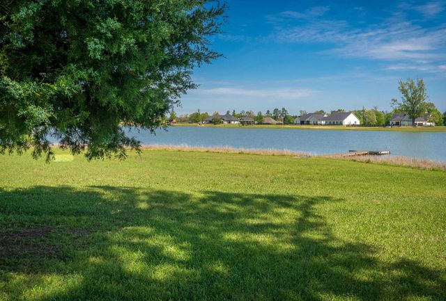 331 Deerfield Lake Circle, Longview, TX 75605