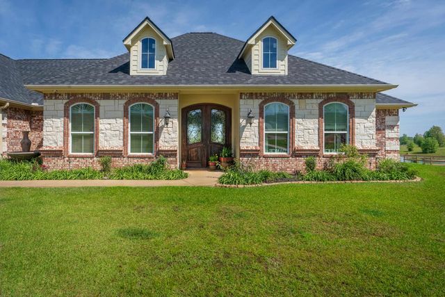 331 Deerfield Lake Circle, Longview, TX 75605