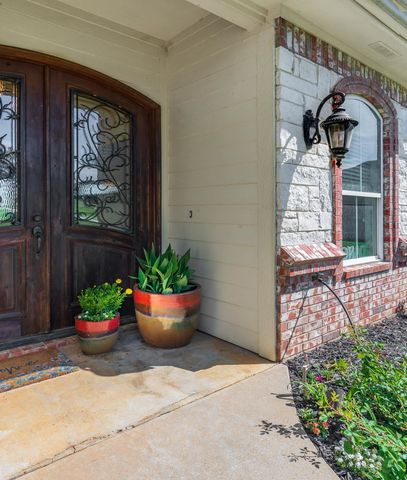 331 Deerfield Lake Circle, Longview, TX 75605