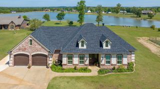331 Deerfield Lake Circle, Longview, TX 75605