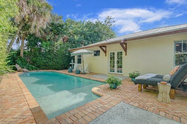 715 SW 25th Place, Boynton Beach, FL 33435