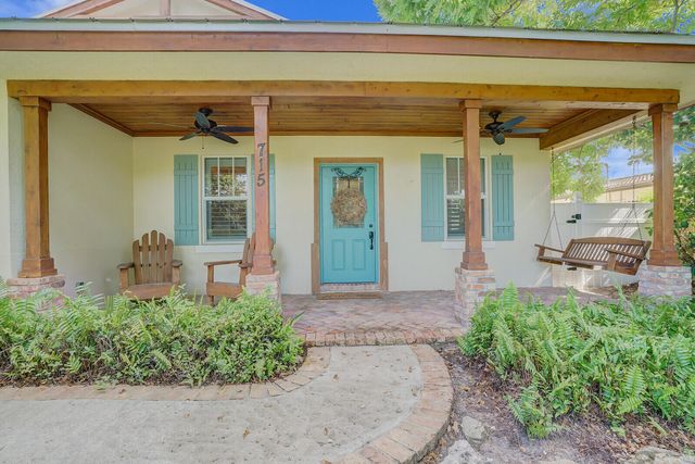 715 SW 25th Place, Boynton Beach, FL 33435