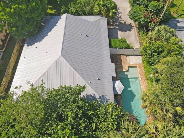 715 SW 25th Place, Boynton Beach, FL 33435