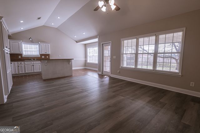 222 Summerstone Bend, Byron, GA 31008