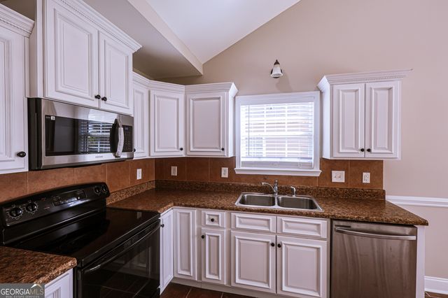 222 Summerstone Bend, Byron, GA 31008