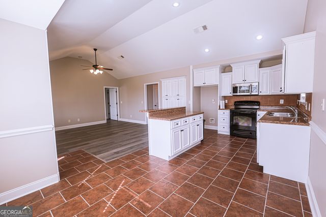 222 Summerstone Bend, Byron, GA 31008