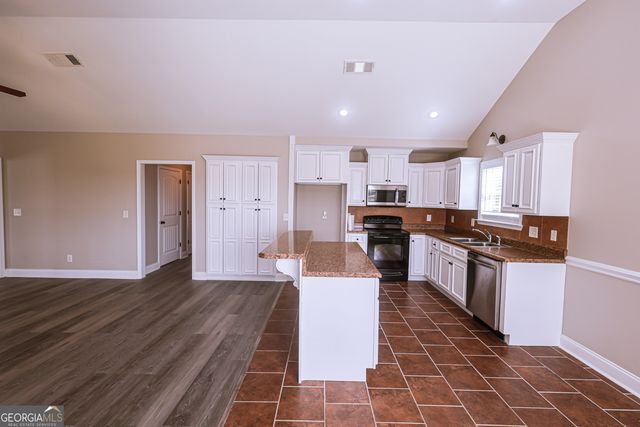 222 Summerstone Bend, Byron, GA 31008